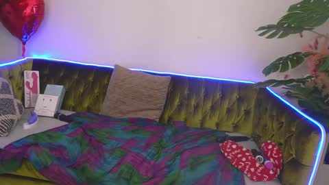 vanessabeautyy online show from February 23, 5:34 am