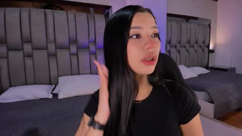 vanessaduval online show from November 20, 10:40 pm