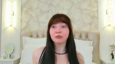 Snapshot of vanessafields chatting on October 4, 3:32 pm Vanessa online show from October 4, 3:32 pm