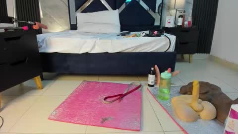 Vanessa Hard online show from November 28, 10:28 pm