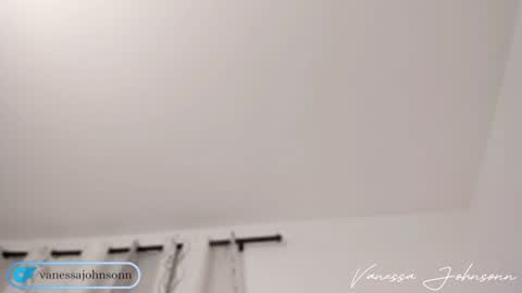 Snapshot of vanessajohnsonn chatting on January 4, 4:12 am vanessajohnsonn online show from January 4, 4:12 am