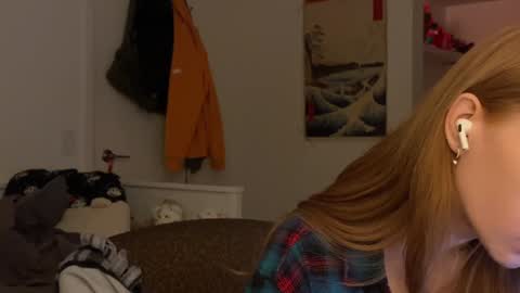 Snapshot of vanessapark chatting on December 2, 8:36 am Vanessa online show from December 2, 8:36 am