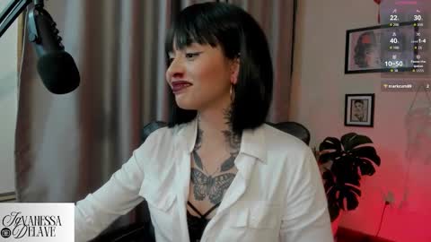 Snapshot of vanessart_ chatting on October 29, 1:51 am Vanessa online show from October 29, 1:51 am