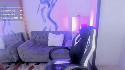 vanessascott_ online show from March 9, 6:40 am