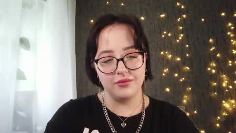 vanessashadow online show from May 15, 8:45 am