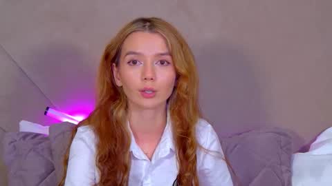 VanessaVienne online show from February 3, 2:53 am