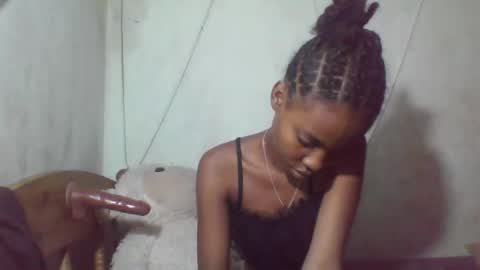 vanillachann online show from February 8, 9:07 pm