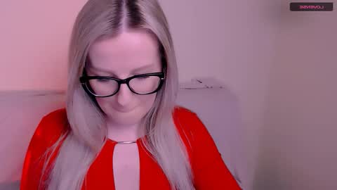 Mia online show from January 8, 8:09 am