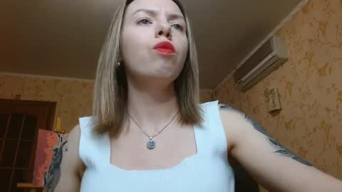 VanillaMuffin online show from April 2, 12:23 pm