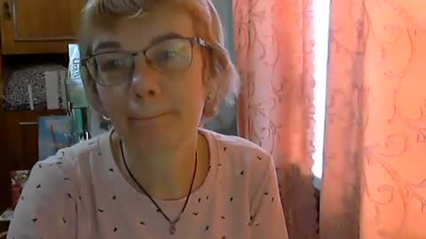 Vanillaxcreamy online show from March 4, 11:19 am