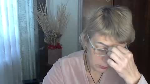 Vanillaxcreamy online show from October 27, 9:53 am