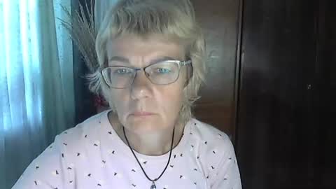 Vanillaxcreamy online show from October 1, 11:42 am