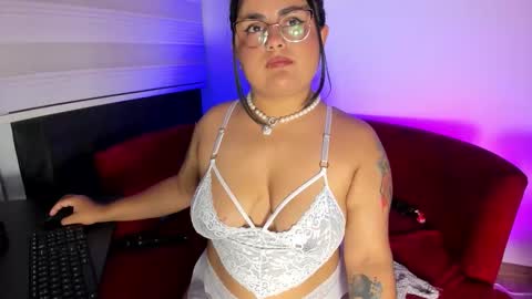 Megan Rosse online show from October 5, 5:27 am