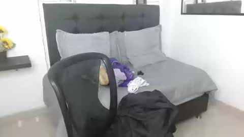 vane online show from September 15, 8:43 pm