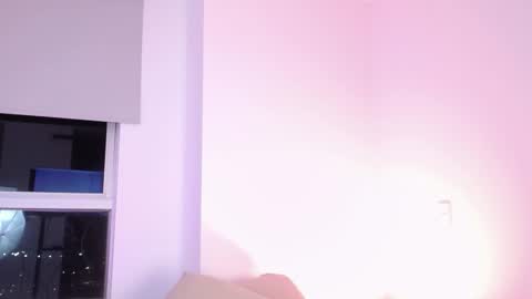 Snapshot of varenka_ivanova22 chatting on October 1, 10:14 am varenka_ivanova22 online show from October 1, 10:14 am