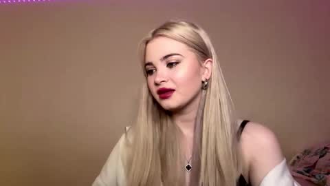 Monika online show from November 25, 5:45 pm