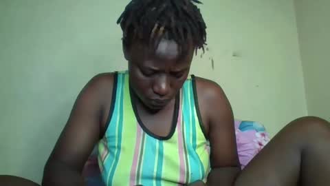 Snapshot of vee_tommy chatting on December 29, 9:50 am Vee tommy online show from December 29, 9:50 am