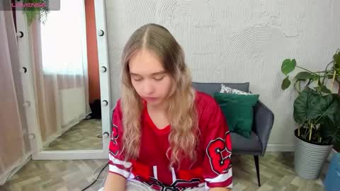 Snapshot of vel1ka chatting on September 19, 9:57 am Barbara online show from September 19, 9:57 am