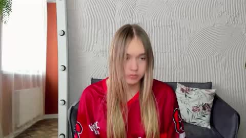 Snapshot of vel1ka chatting on September 20, 10:18 am Barbara online show from September 20, 10:18 am