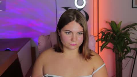 Snapshot of velvet__doll chatting on October 1, 1:10 pm velvet__doll online show from October 1, 1:10 pm
