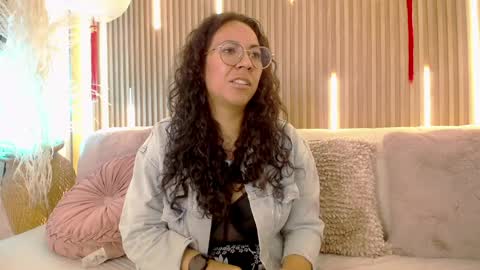 Emma Curly online show from May 25, 1:06 pm