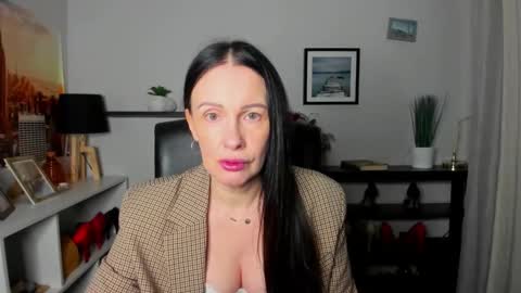 Jasmine online show from December 17, 6:42 am