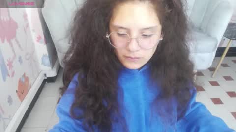 velvet_moon_v online show from March 25, 1:29 pm