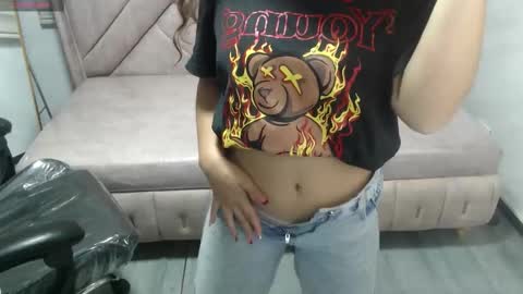 velvet_moon_v online show from March 12, 8:56 pm