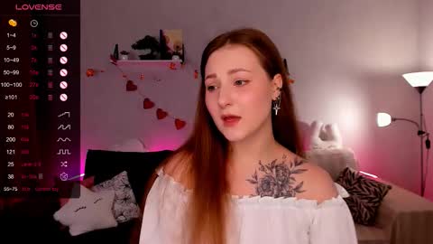 Mia online show from November 19, 8:46 am