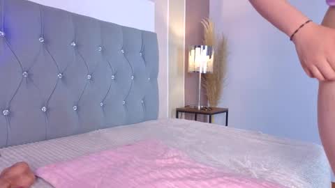 velvetfox_ online show from October 7, 7:43 pm