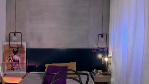 velvettease_ online show from May 3, 1:06 pm