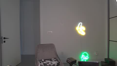 VelvetTGirl online show from March 28, 7:04 pm