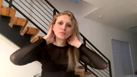 VelvetTGirl online show from January 9, 12:00 pm