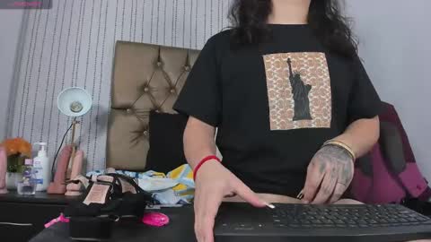 Snapshot of veneno_hot chatting on February 15, 12:33 pm veneno hot online show from February 15, 12:33 pm