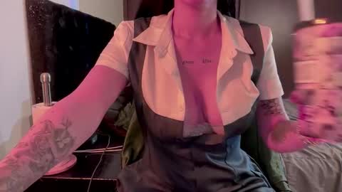 Snapshot of venicebtch666 chatting on October 18, 1:37 pm Lanna online show from October 18, 1:37 pm