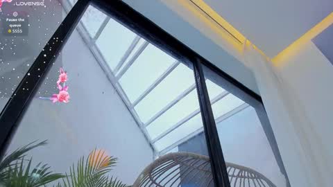 VENUS online show from September 25, 12:01 pm