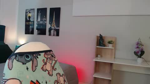 Snapshot of venus_steffen chatting on September 12, 12:29 pm Mia online show from September 12, 12:29 pm