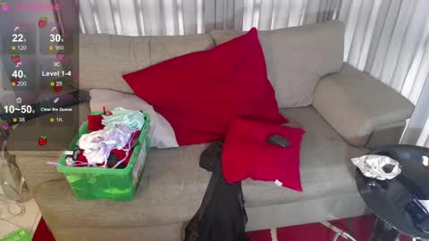 Snapshot of venus_steffen chatting on February 25, 6:12 pm Mia online show from February 25, 6:12 pm