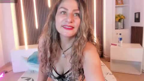 Venus Cooper Everyday From 1400 to 2200 Col Time online show from November 28, 8:49 pm