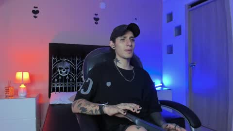 vergil_noir online show from April 28, 3:22 am