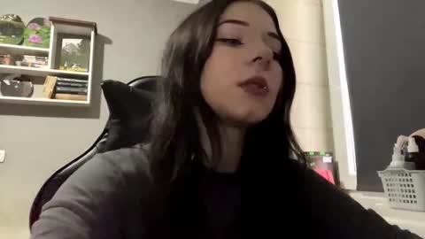 Lily online show from February 7, 2:20 pm