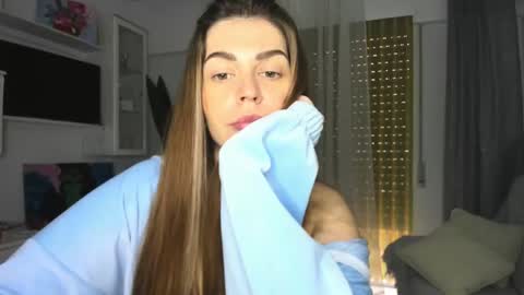 Lolitalolz online show from March 12, 5:07 pm