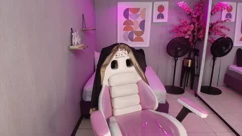 veronica online show from April 14, 7:50 pm