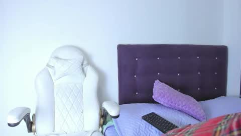 veronicaa_squirt online show from March 15, 3:44 am