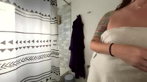 Veronica Lake online show from November 6, 9:07 pm