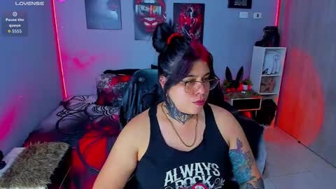 Snapshot of veronika_metalstar chatting on September 14, 3:20 am Miss Veronika online show from September 14, 3:20 am