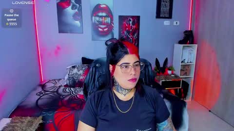 Snapshot of veronika_metalstar chatting on September 25, 4:30 am Miss Veronika online show from September 25, 4:30 am