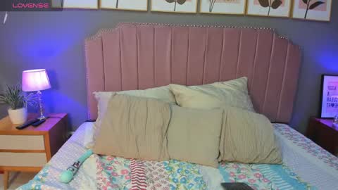 Snapshot of veronnica_fox chatting on March 6, 6:26 pm Veronica online show from March 6, 6:26 pm