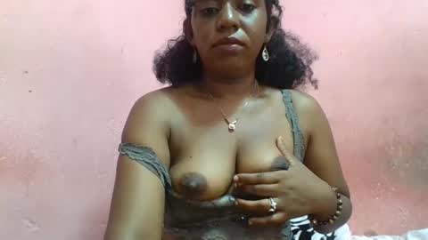 Snapshot of verronique1511 chatting on March 12, 9:34 am verronique1511 online show from March 12, 9:34 am