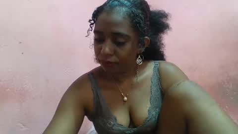 Snapshot of verronique1511 chatting on March 11, 8:08 am verronique1511 online show from March 11, 8:08 am